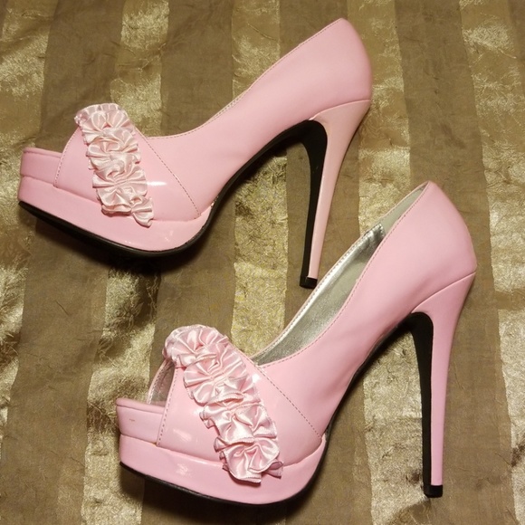 Pretty Pink Platforms - Picture 6 of 7